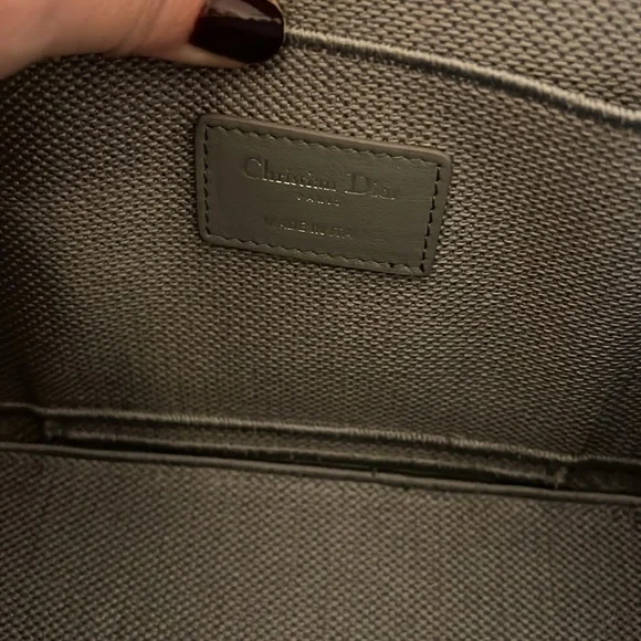 🩶🩶Dior Canvas Vanity with Lots of Pockets and Space-Brand New🩶🩶🩶 - Picture 5 of 16